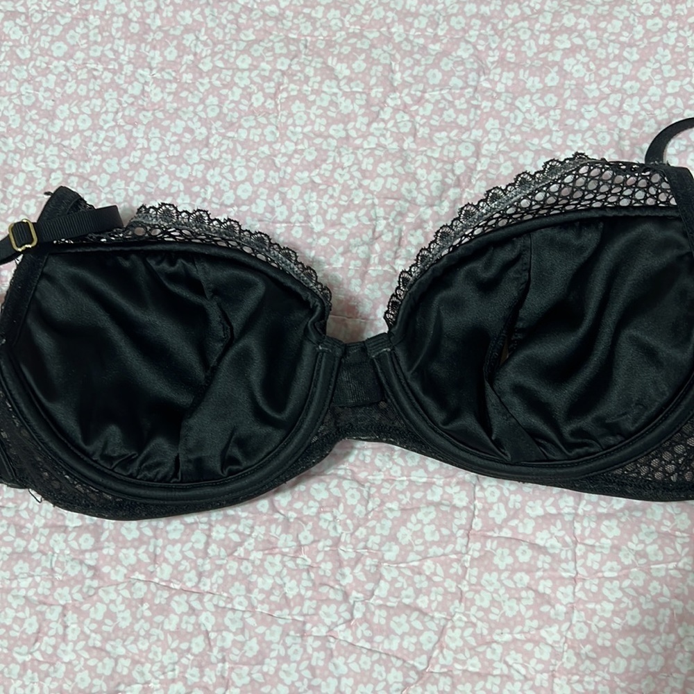 Victoria’s Secret Black Plunge Lace - Picture 7 of 9